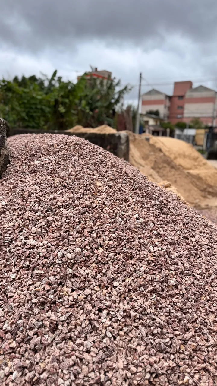 Pedra britada disponível para construção